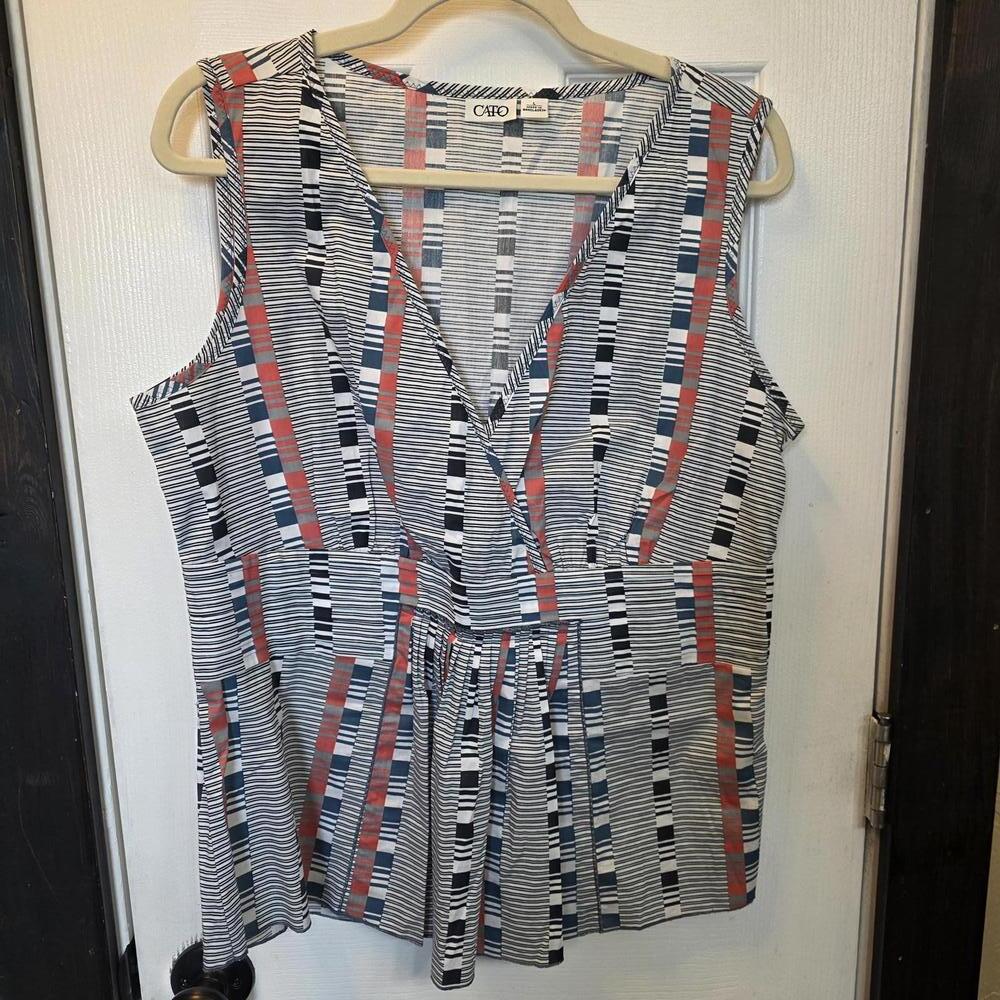 CATO Women's Sleeveless V-Neck Patterned Top Size Large NWOT